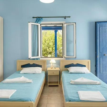 Ninemia Serifos 3 Livadi (Serifos)