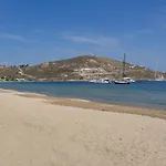 Ninemia Serifos 3