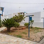 Ninemia Serifos 3 アパート *
