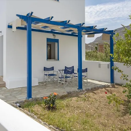 Ninemia Serifos 3
